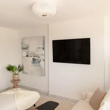 Apartment High-end 2 Bedroom Sea View In Puerto Banus Marbella