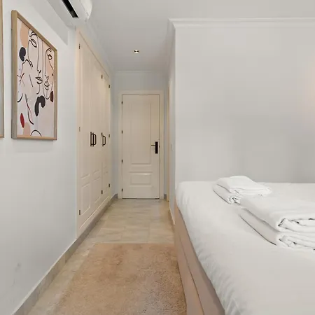 High-end 2 Bedroom Sea View In Puerto Banus 아파트