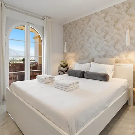 High-end 2 Bedroom Sea View In Puerto Banus * 마르베야