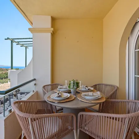 High-end 2 Bedroom Sea View In Puerto Banus 마르베야