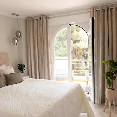 High-end 2 Bedroom Sea View In Puerto Banus *